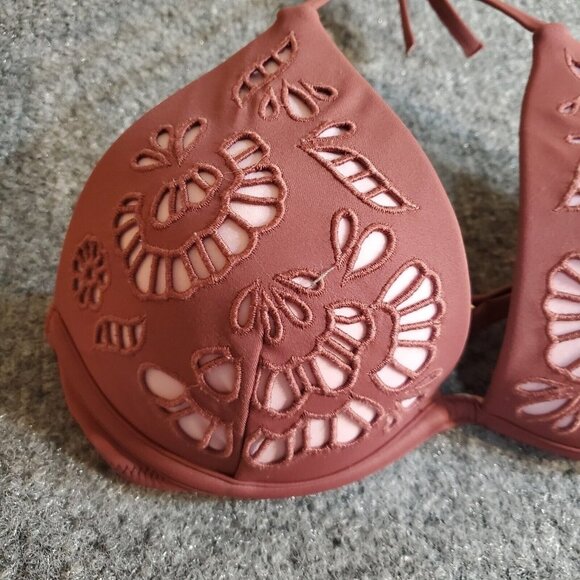 Shade & Shore Floral Eyelet Overlay Bikini Top size 34B Padded Push-up Tie Back - Picture 3 of 11